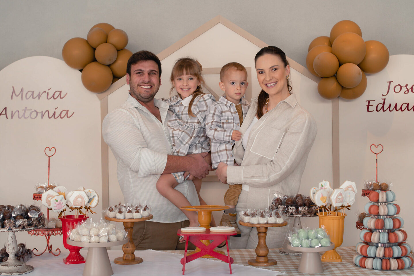 5 anos Maria Antônia e 2 anos José Eduardo - Guarapuava/PR